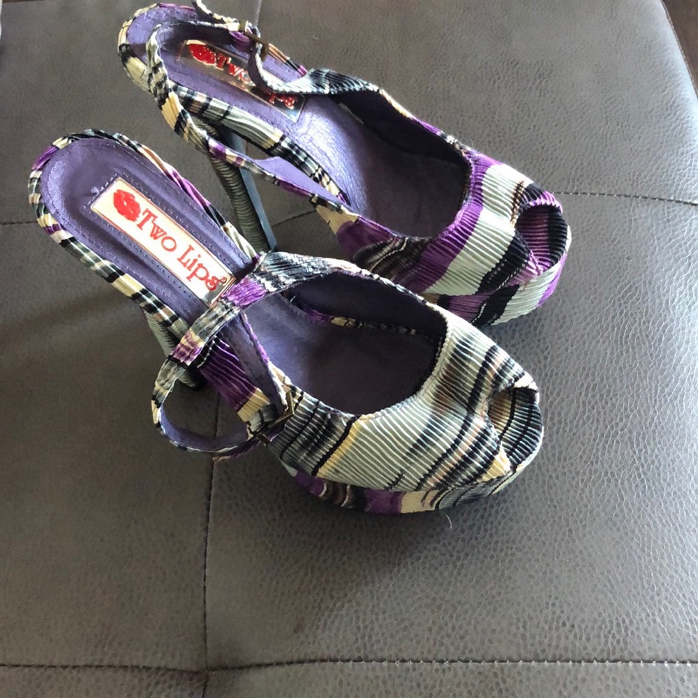 Cute Multicolored Pumps - image 2